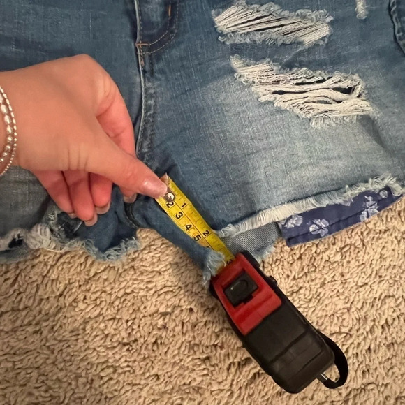 Harper Denim Shorts - Picture 2 of 4